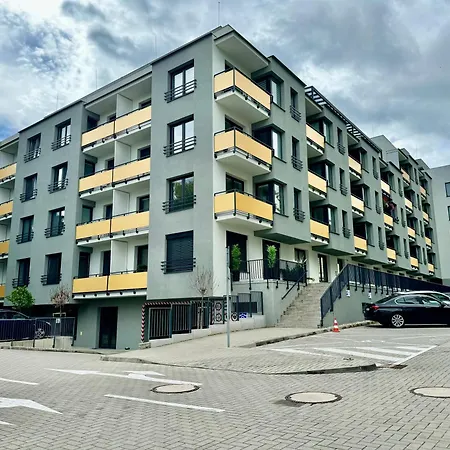 Simcity V I Center,garage,balcony & Self Check-in 아파트